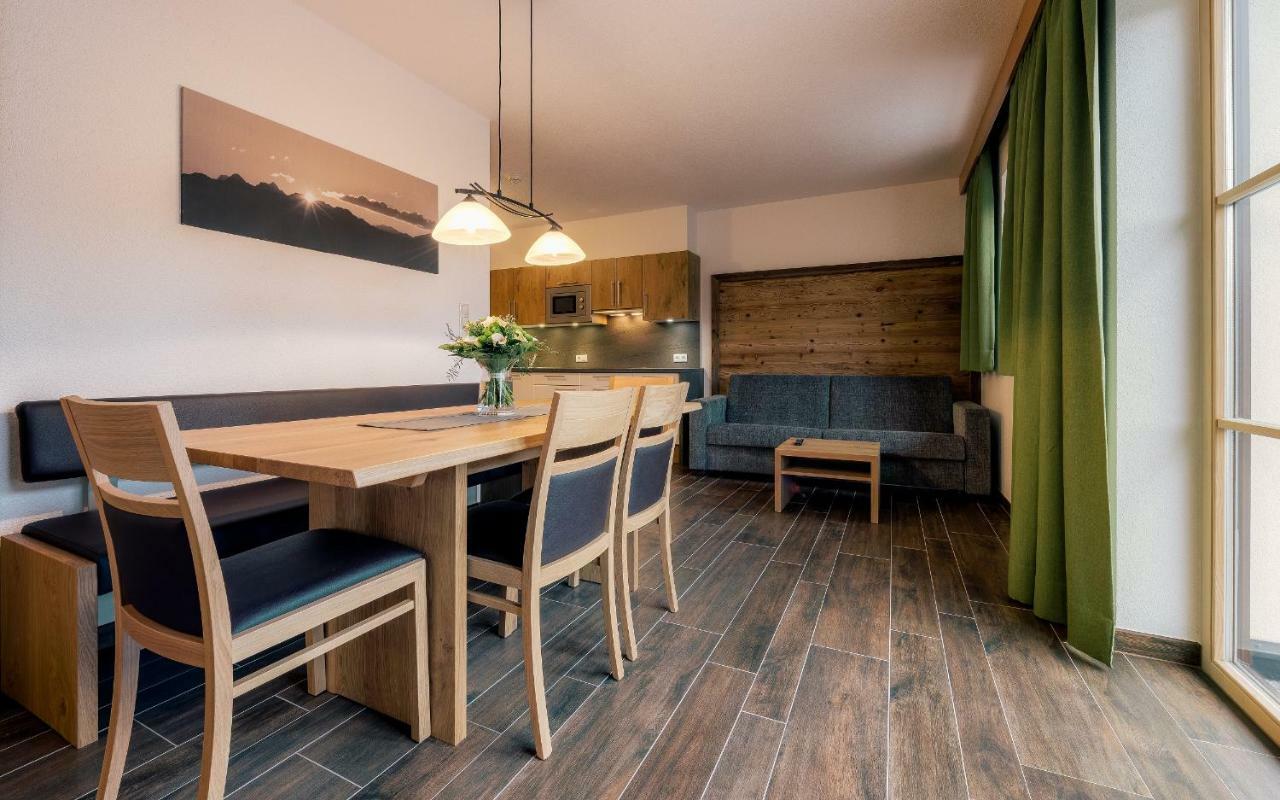 Appartements Alexander Fiss Extérieur photo